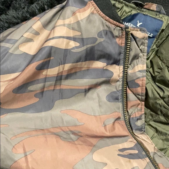 Medium Men’s American Eagle Camo Puffer Jacket - Picture 2 of 4